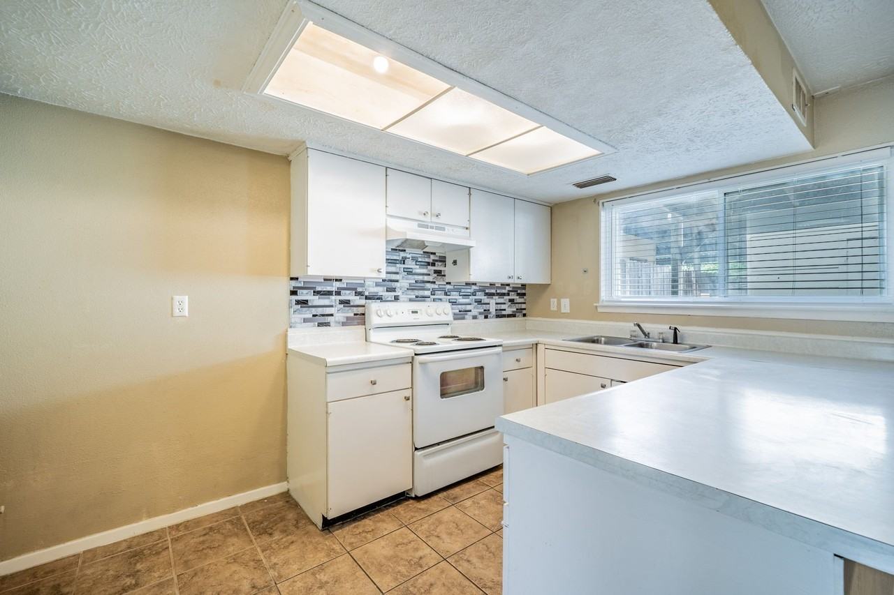 36 W Creek Ln - Photo 6 of 16