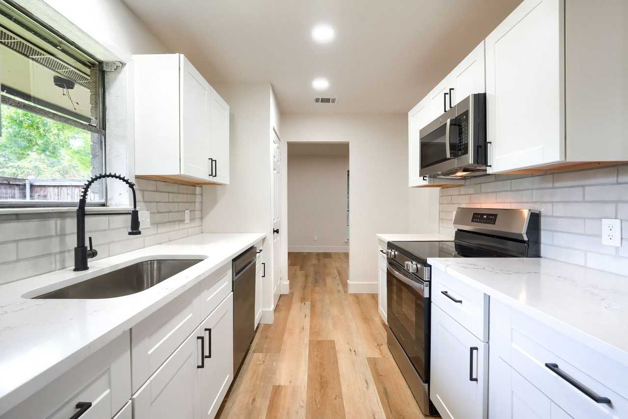 4049 Alicante Ave - Photo 3 of 27