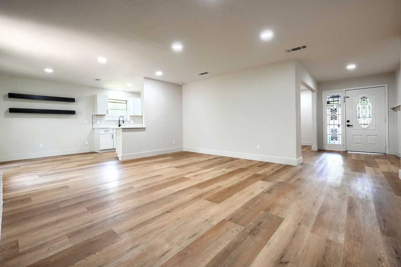 4049 Alicante Ave - Photo 5 of 27