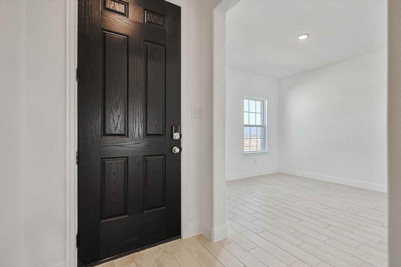 1308 Lavinola Ln - Photo 2 of 20