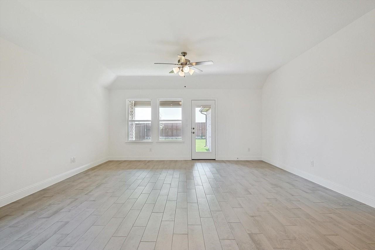 1308 Lavinola Ln - Photo 5 of 20