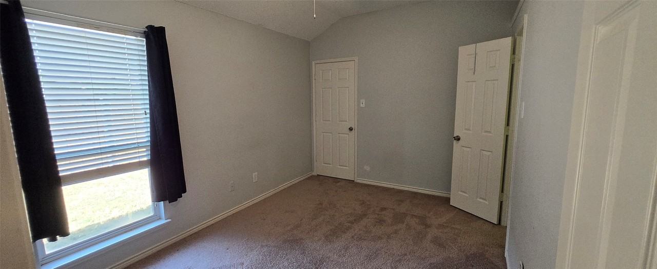 1511 Pine Bluff Dr - Photo 3 of 19