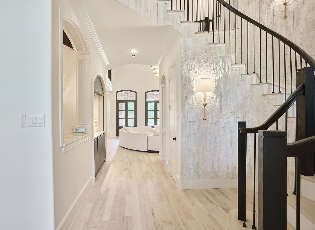 1450 Hilton Head Ln - Photo 2 of 40