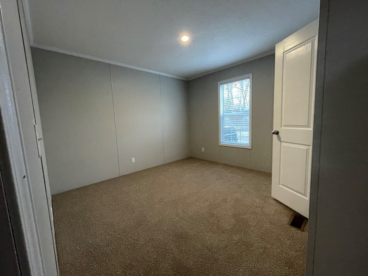 181 Apollo Cir #181 - Photo 5 of 8