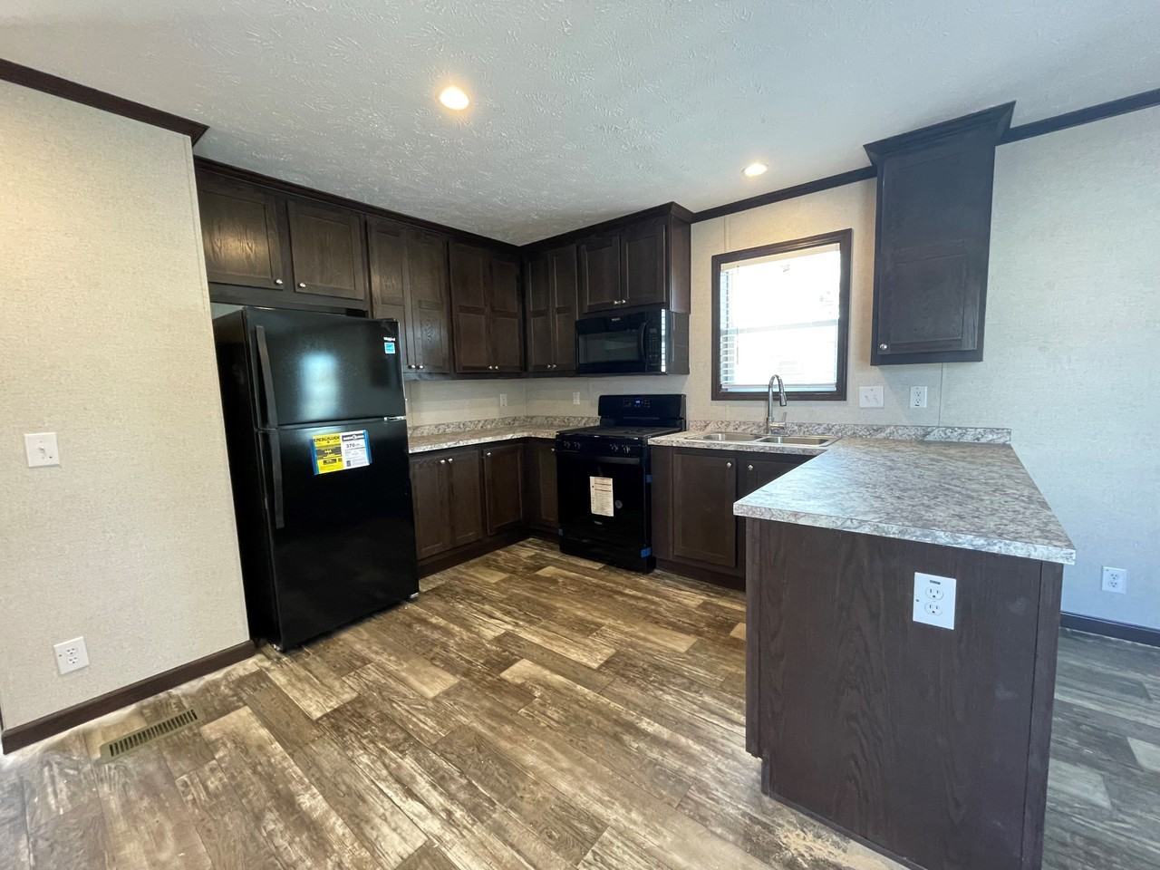 43 Armstrong St #43 - Photo 2 of 11