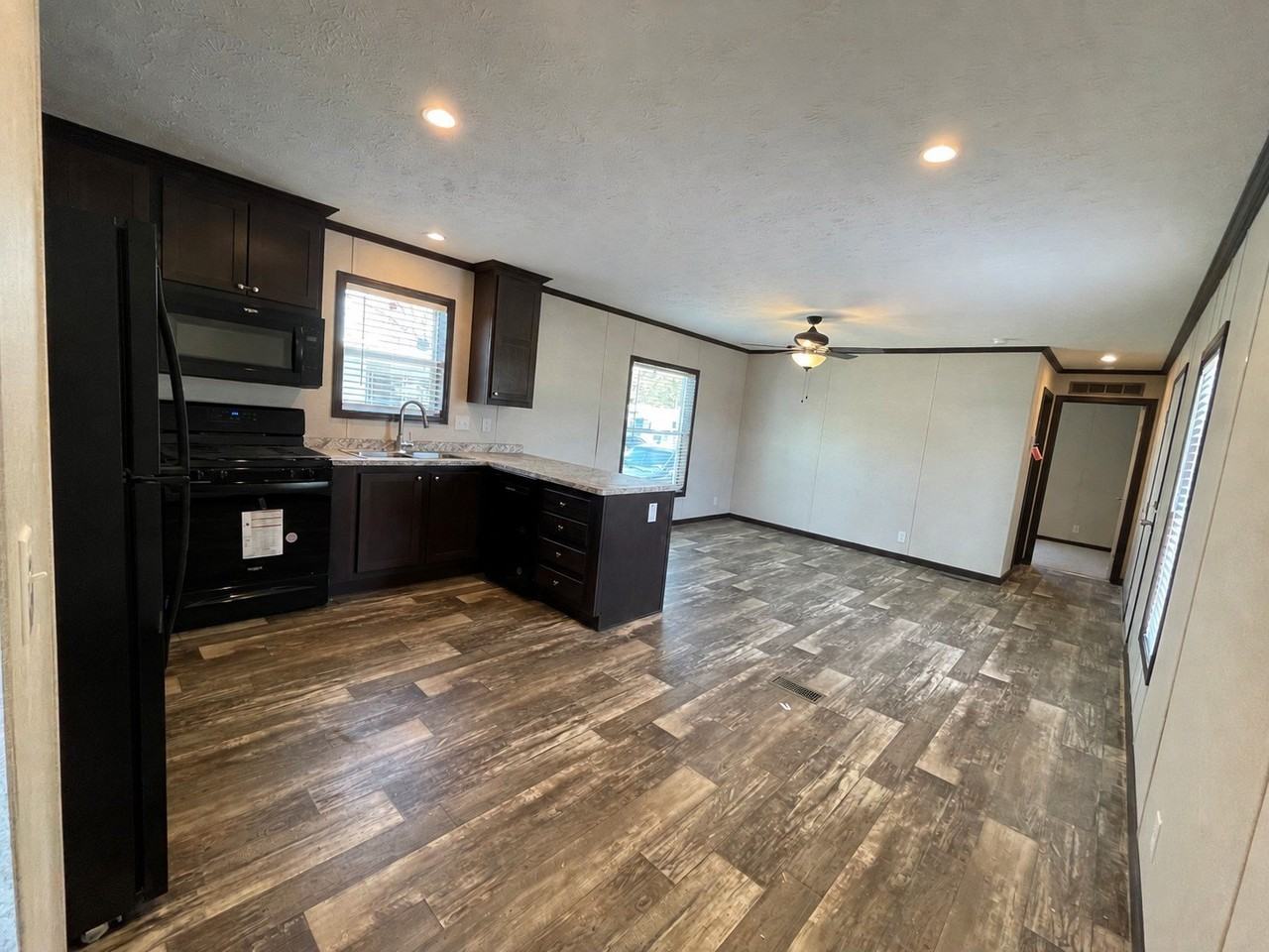 43 Armstrong St #43 - Photo 3 of 11