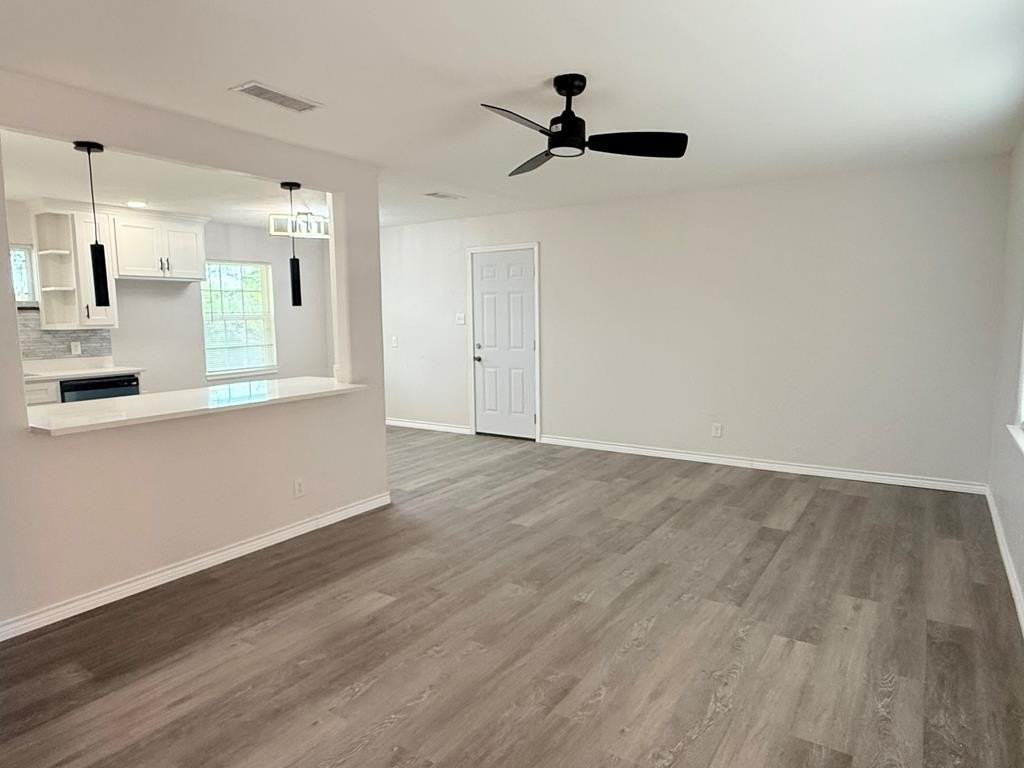 1607 Fargo Ave - Photo 2 of 11