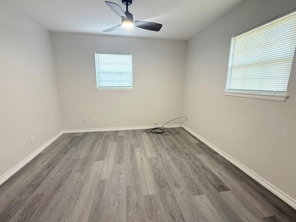 1607 Fargo Ave - Photo 5 of 11
