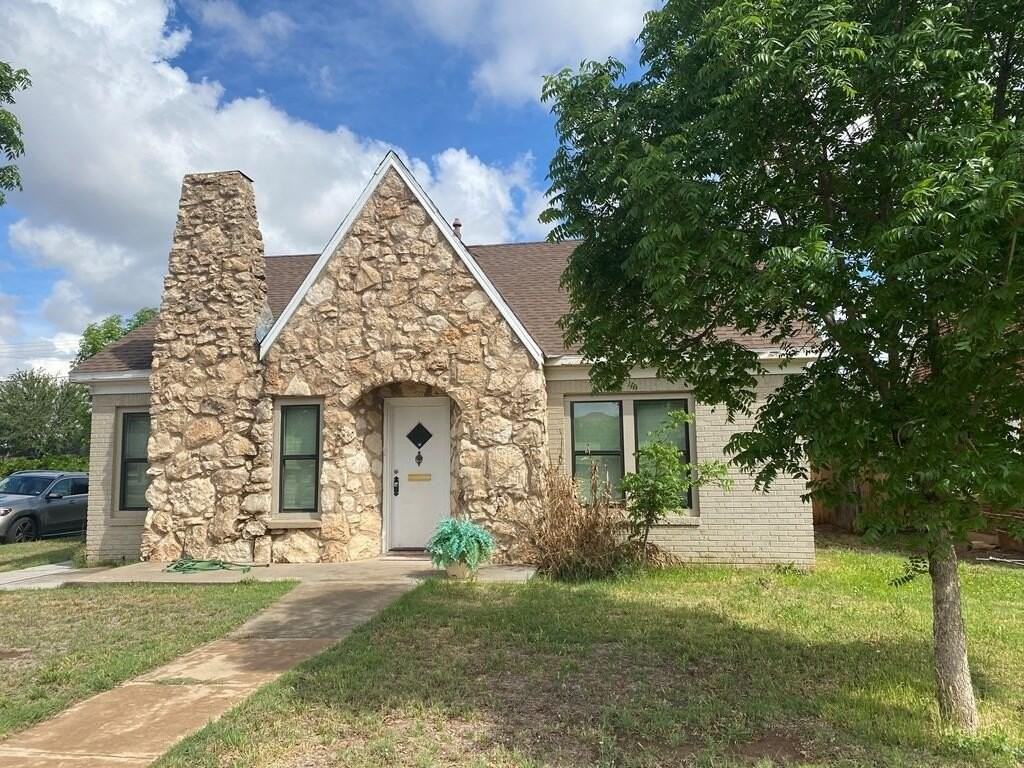 1610 W Texas Ave - Photo 2 of 15