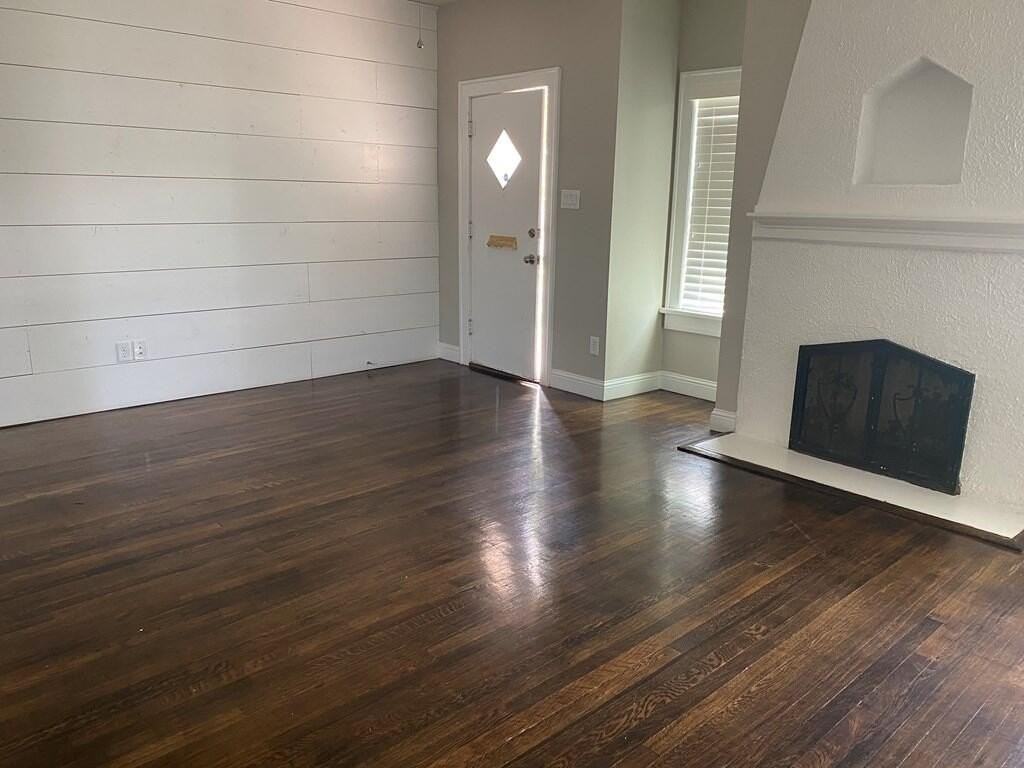 1610 W Texas Ave - Photo 4 of 15