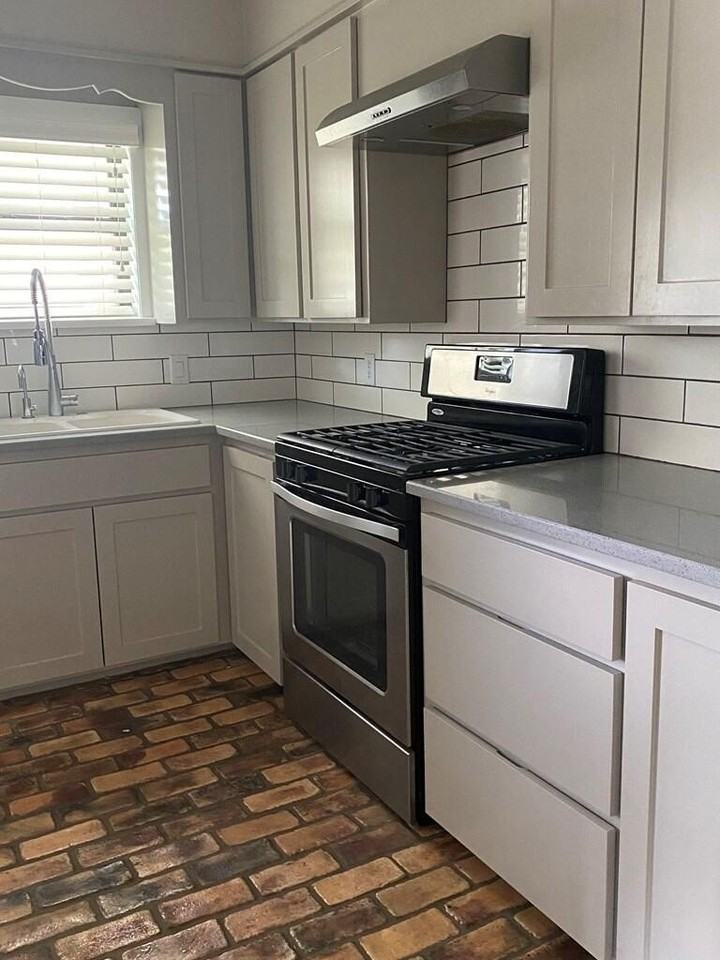 1610 W Texas Ave - Photo 5 of 15