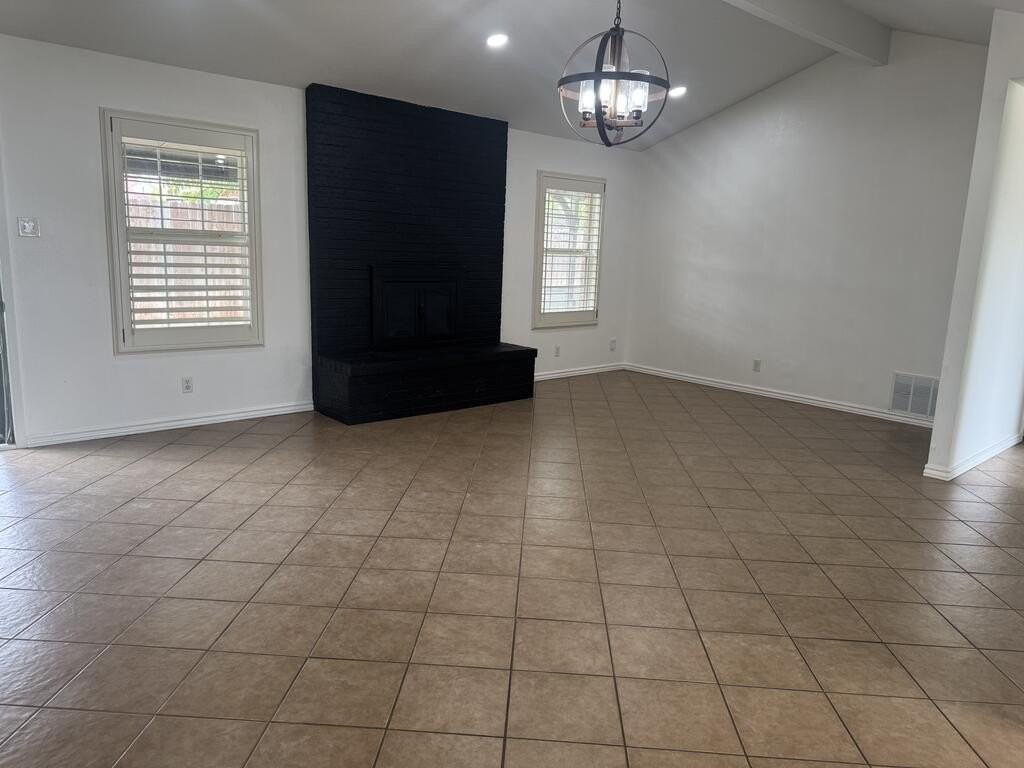 403 Crenshaw Dr - Photo 2 of 27