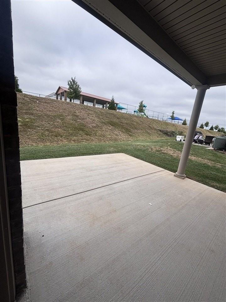 576 Cumberland Pointe Ln - Photo 2 of 15