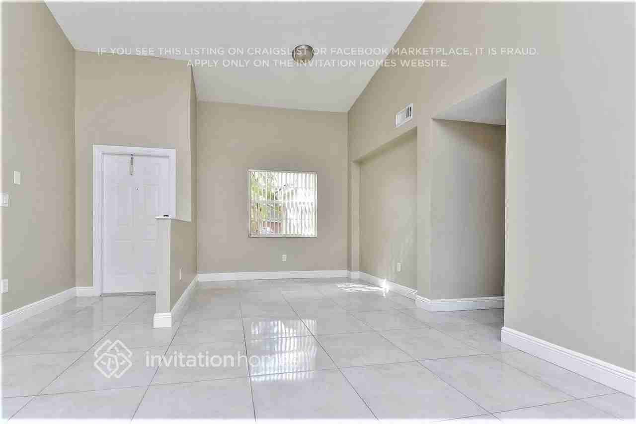 15935 Sw 83rd Ter - Photo 3 of 20