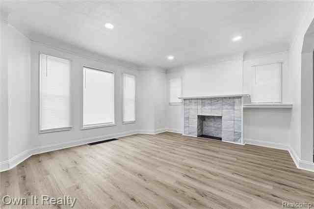 17327 Hartwell St - Photo 4 of 36