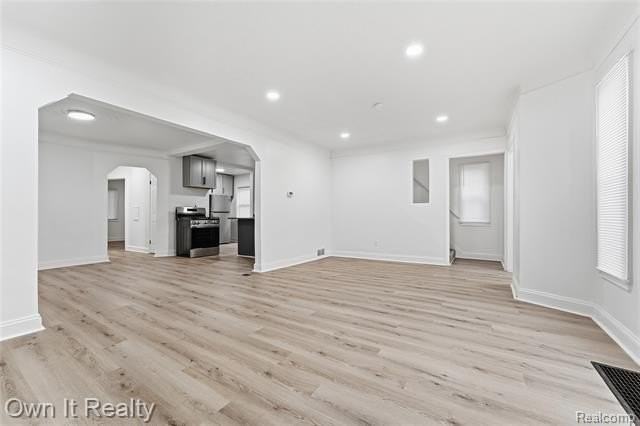 17327 Hartwell St - Photo 6 of 36