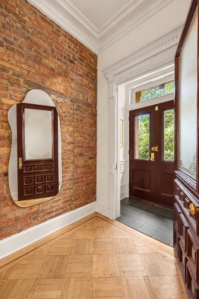 360 Hancock St - Photo 3 of 10