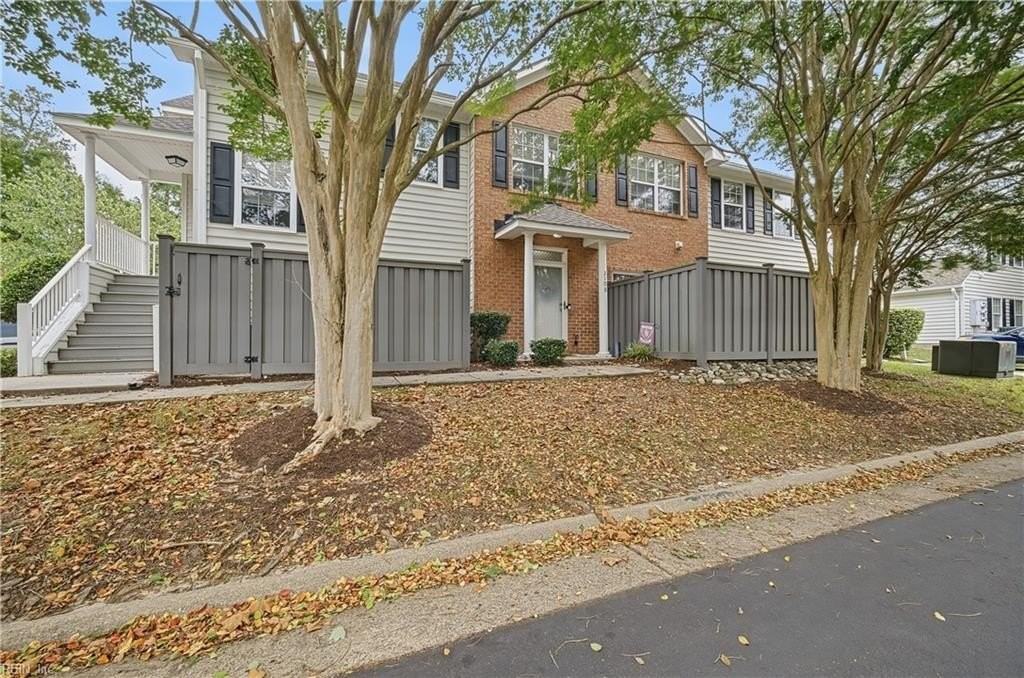 2108 Portofino Ct - Photo 3 of 49