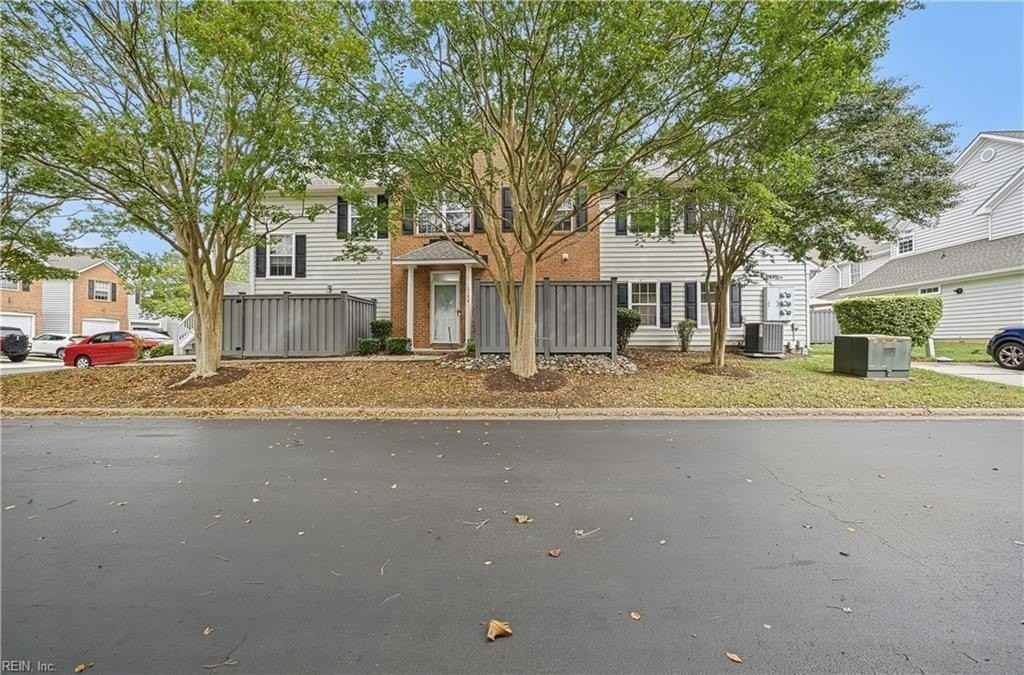 2108 Portofino Ct - Photo 4 of 49