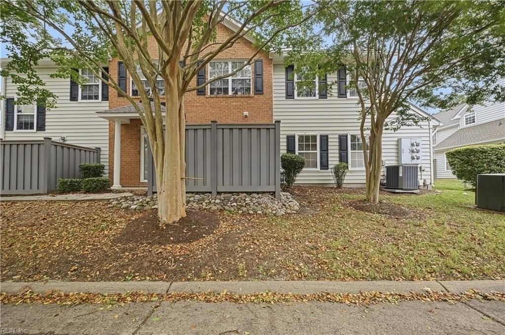 2108 Portofino Ct - Photo 6 of 49