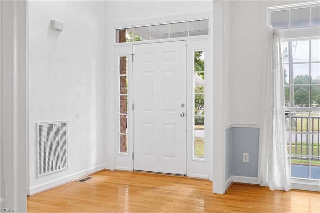 1456 Shoveller Ave - Photo 3 of 28