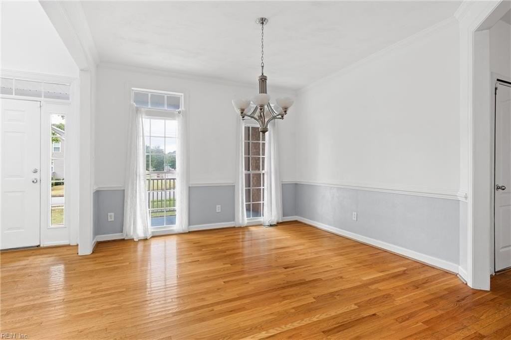 1456 Shoveller Ave - Photo 4 of 28