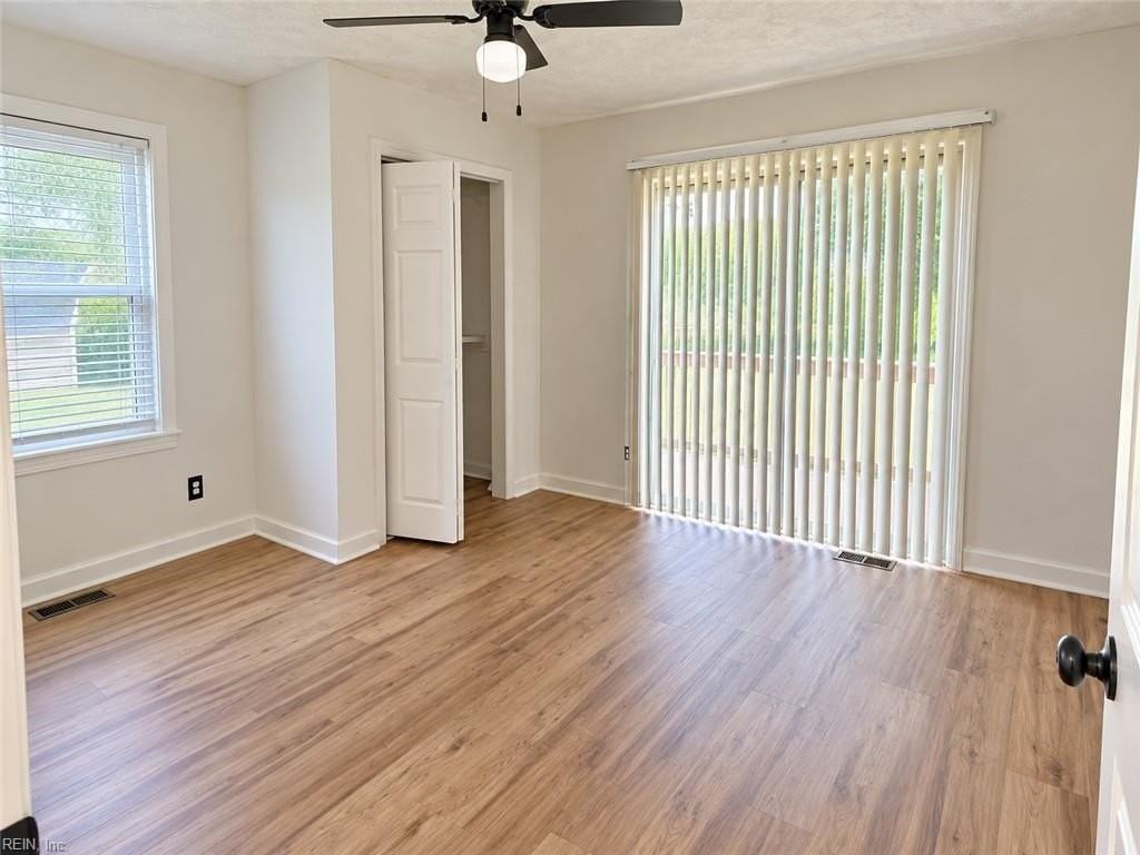 35 Moss Ave - Photo 3 of 9