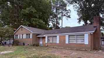 featured image of 17 Balmoral Dr