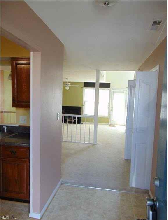 125 Wexford Dr E - Photo 2 of 27