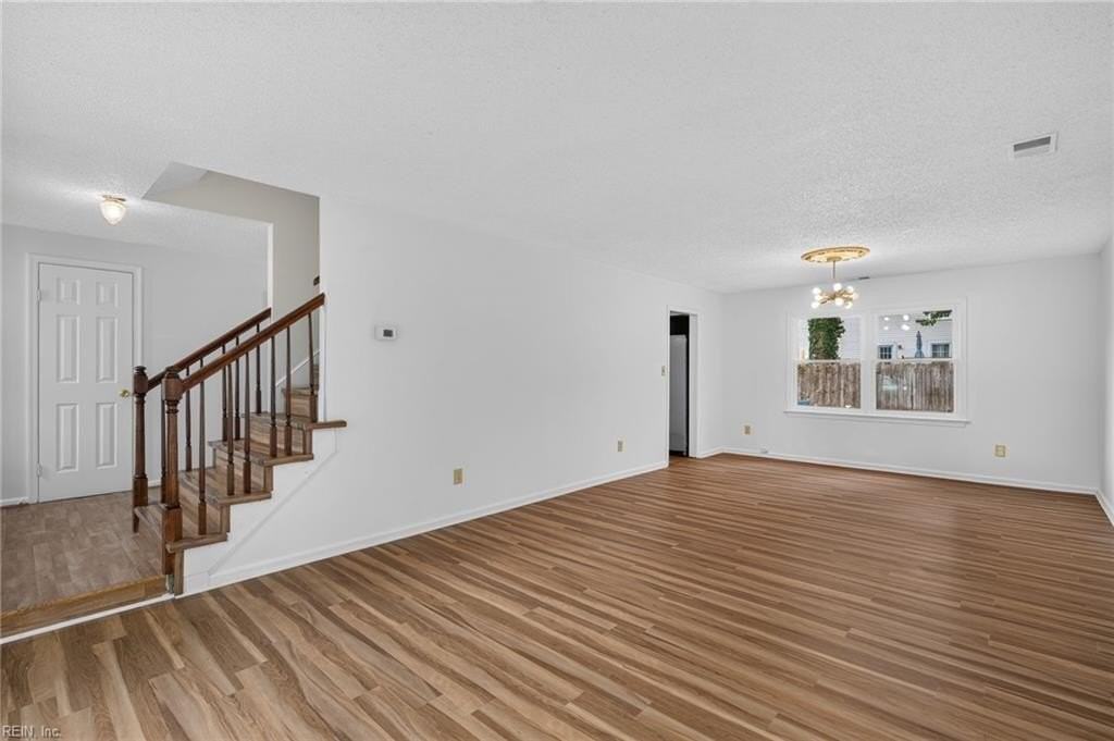 5681 Shinfield Dr - Photo 5 of 35