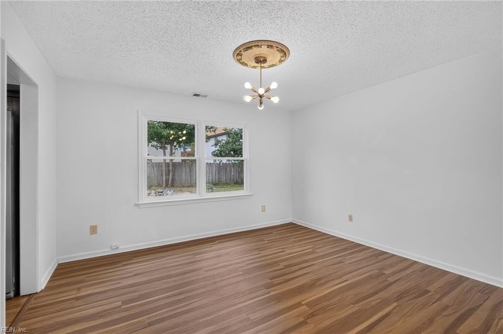 5681 Shinfield Dr - Photo 7 of 35