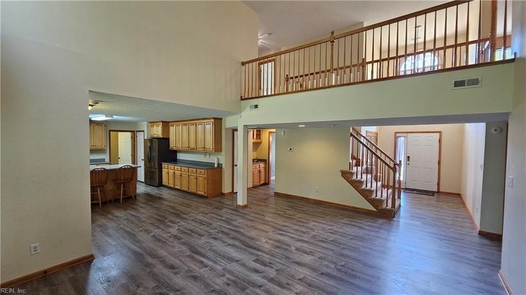 211 Tallyho Dr - Photo 3 of 27