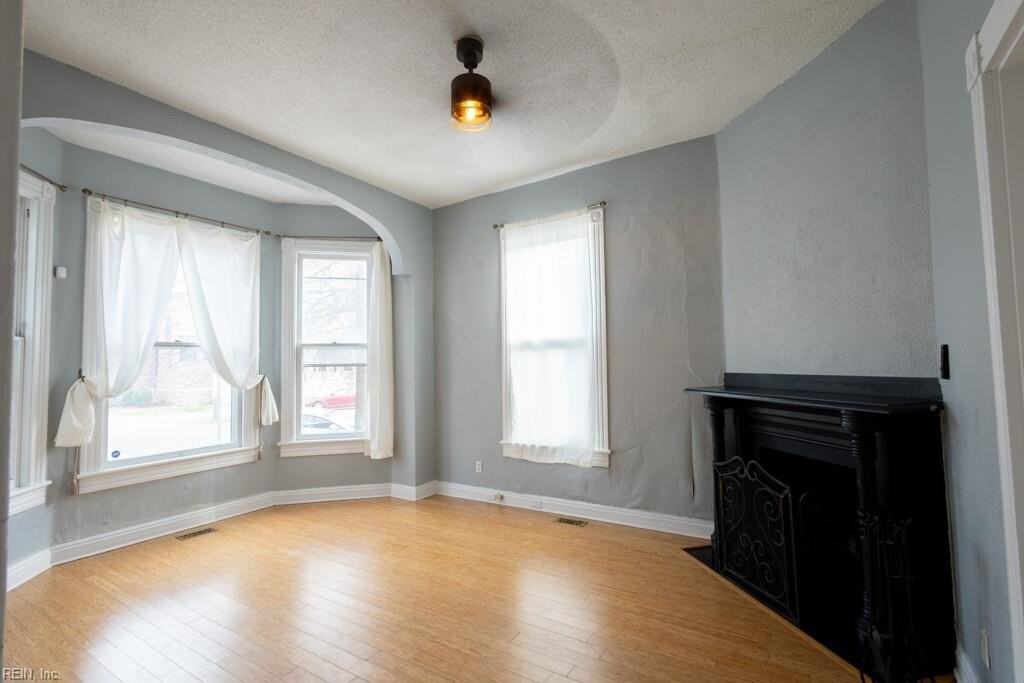 442 Court St - Photo 6 of 23