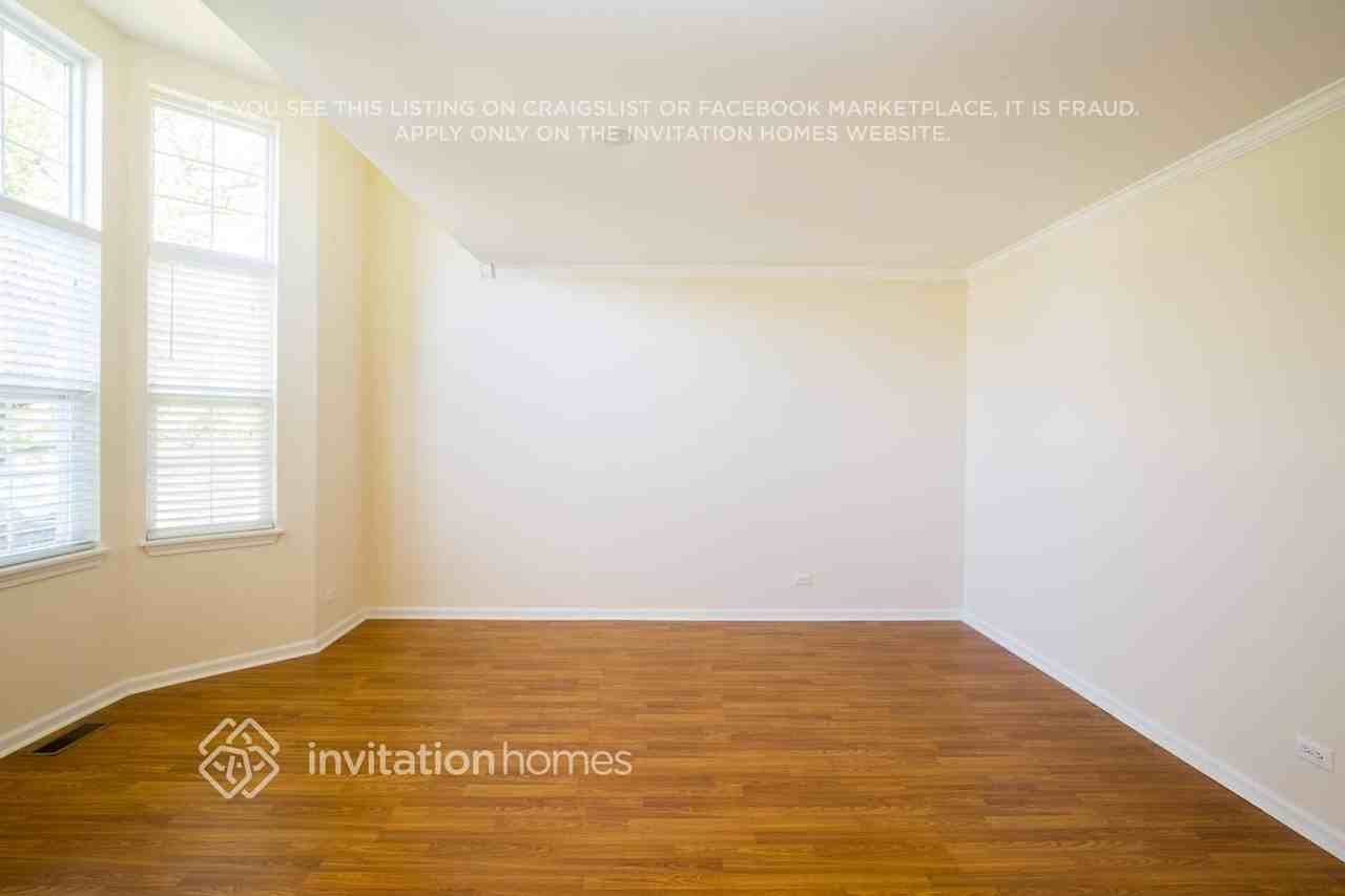 2970 Hillsboro Ln - Photo 4 of 10