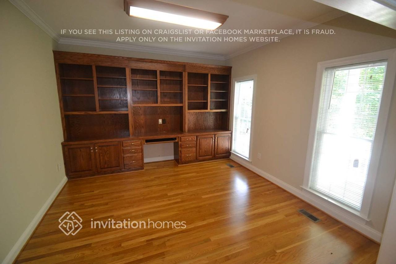 134 Overbrook Dr Ne - Photo 4 of 10