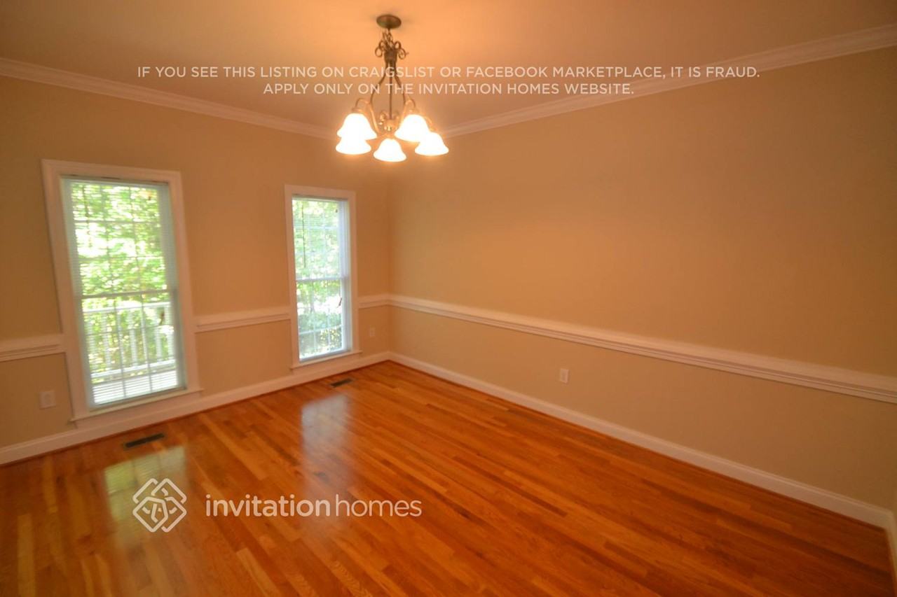 134 Overbrook Dr Ne - Photo 5 of 10