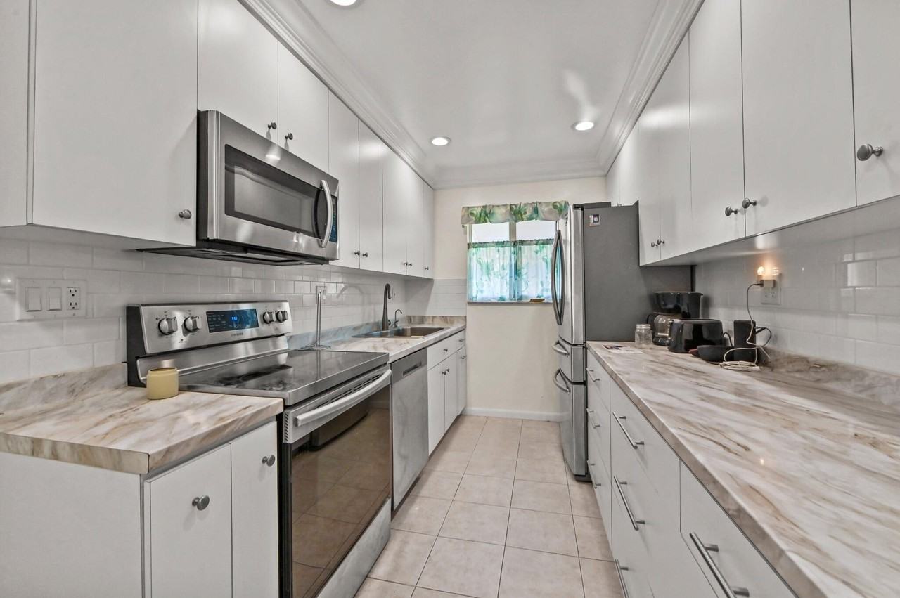 665 High Point Dr #C - Photo 5 of 18