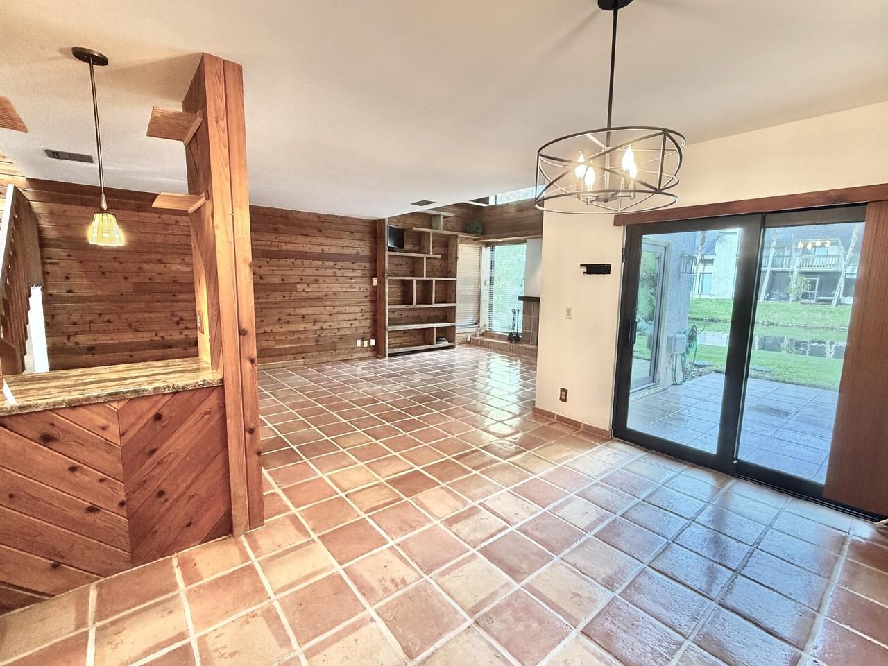 6069 Glendale Dr - Photo 7 of 29