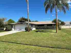 1315 Se Petunia Ave - Photo 1 of 1