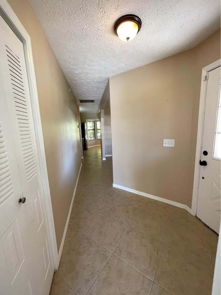 1315 Se Petunia Ave - Photo 6 of 36