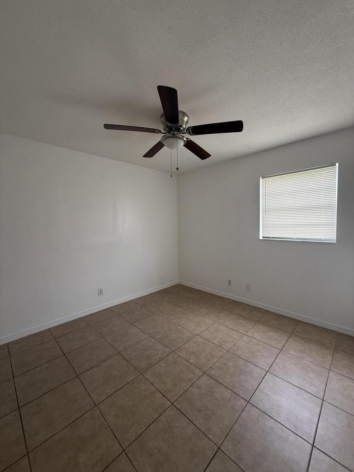 3570 Gull Rd - Photo 4 of 10