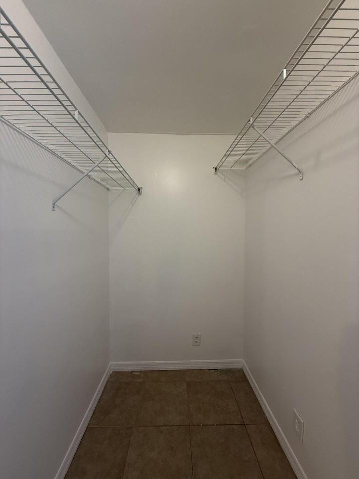 3570 Gull Rd - Photo 7 of 10