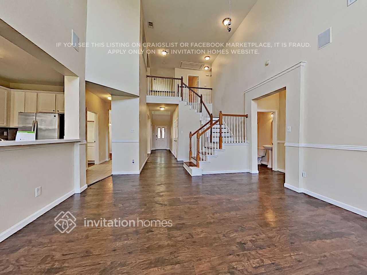 3900 Rochester Dr - Photo 4 of 22