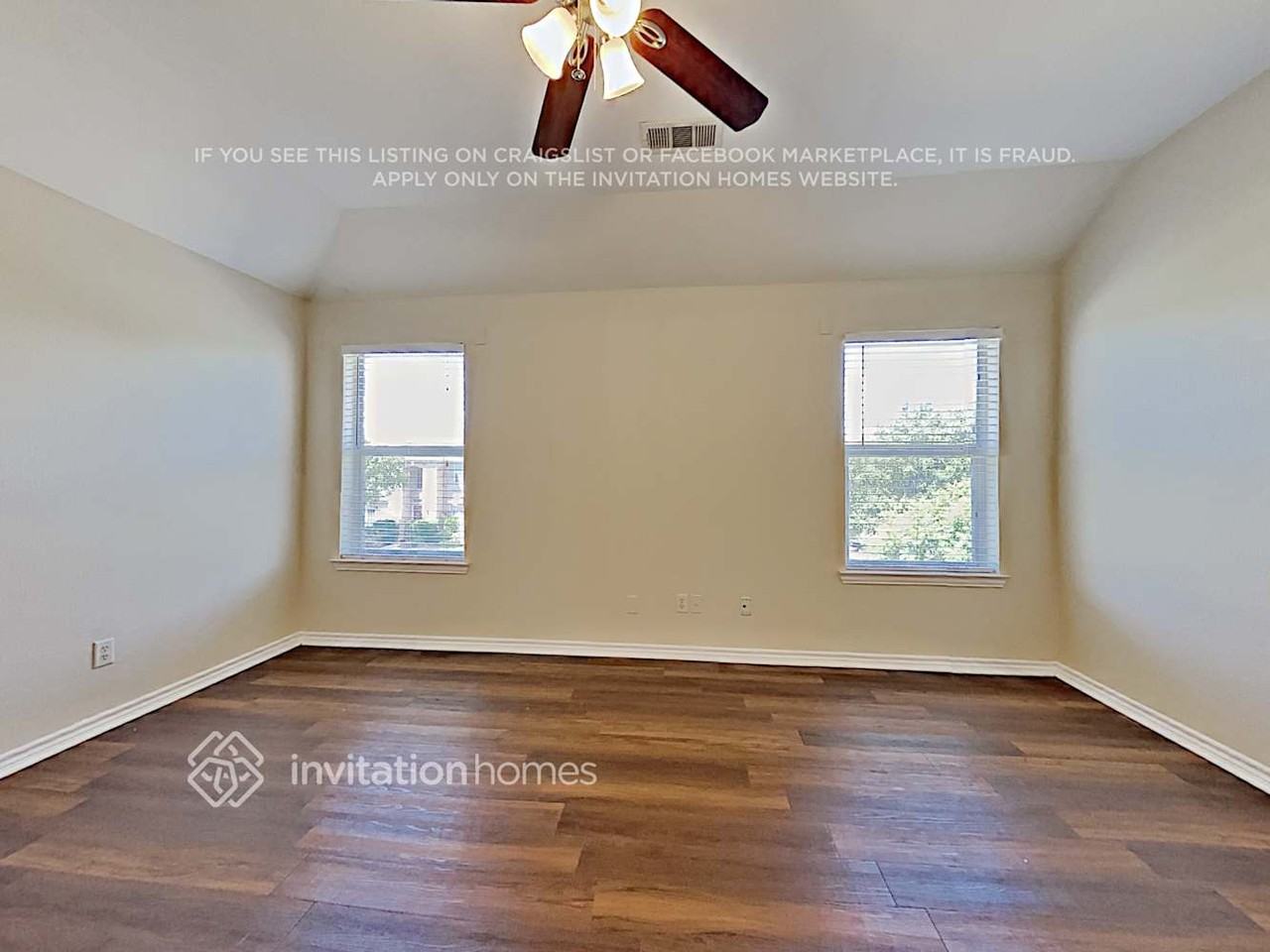 3900 Rochester Dr - Photo 6 of 22