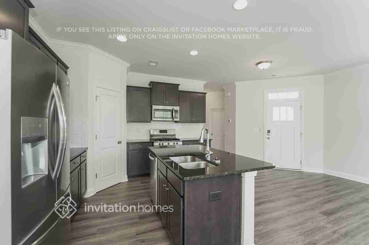 8607 Harris Lake Ln - Photo 5 of 16