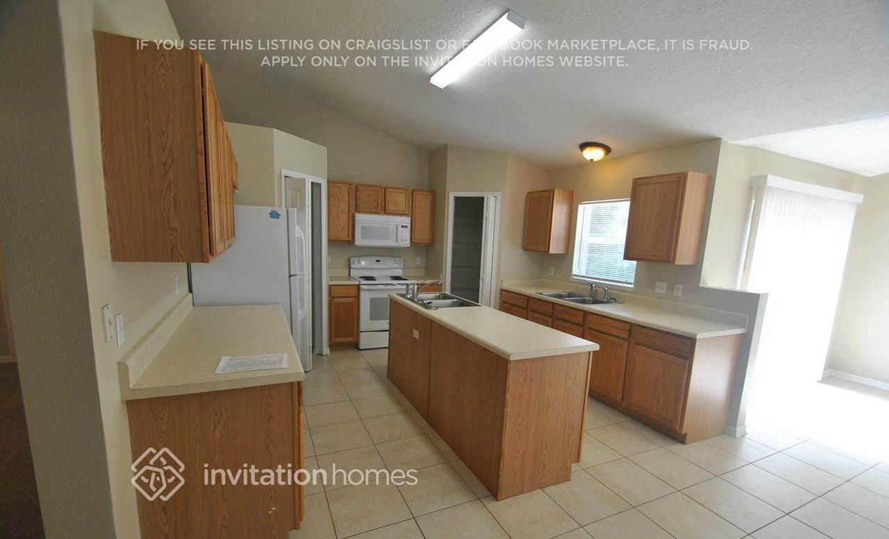 410 Truman St Sw - Photo 4 of 13