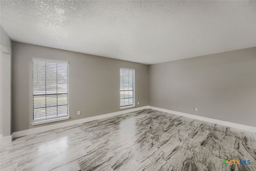 1612 Hermitage Dr - Photo 7 of 31