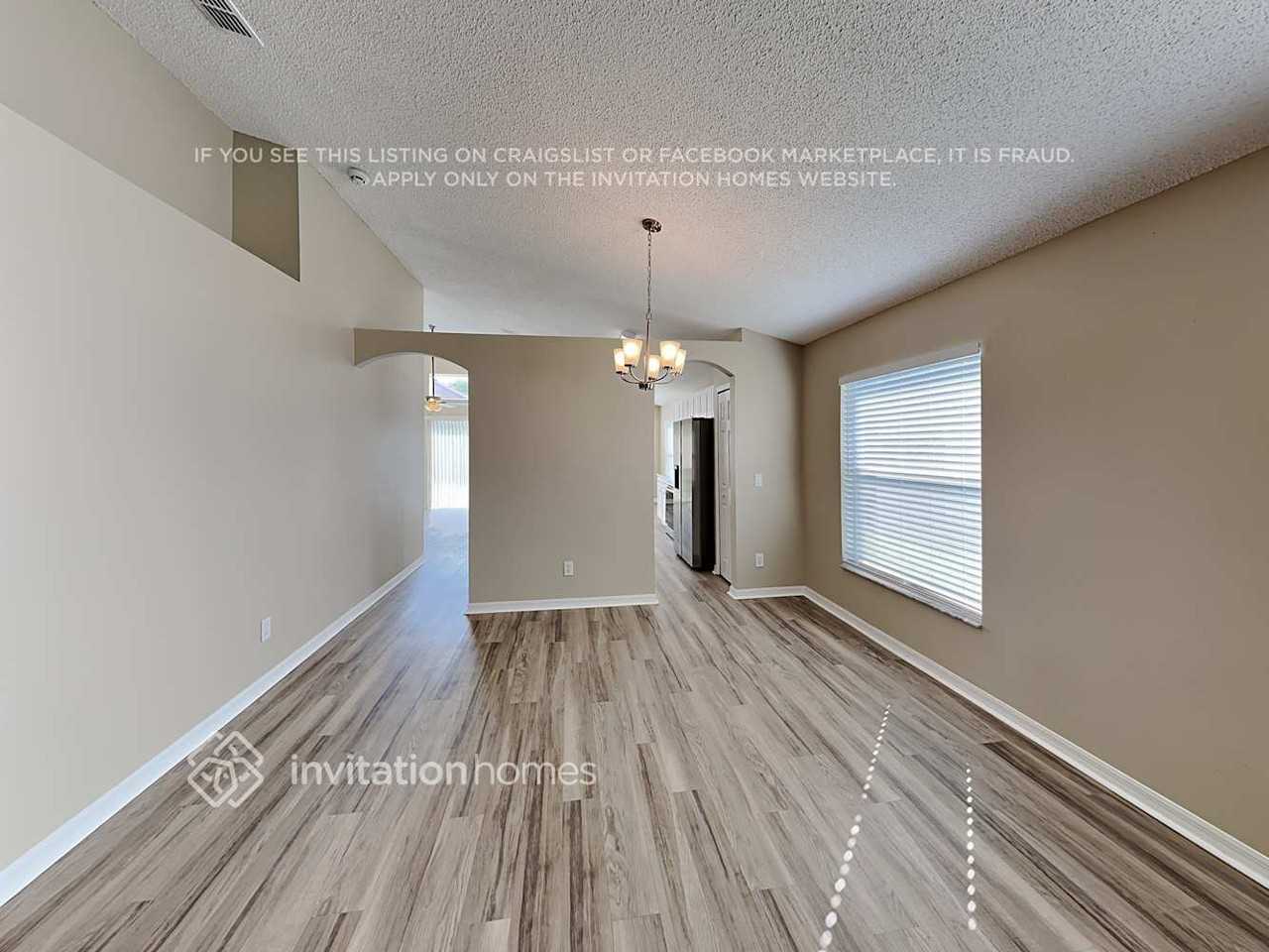 13733 Hawkeye Dr - Photo 3 of 18