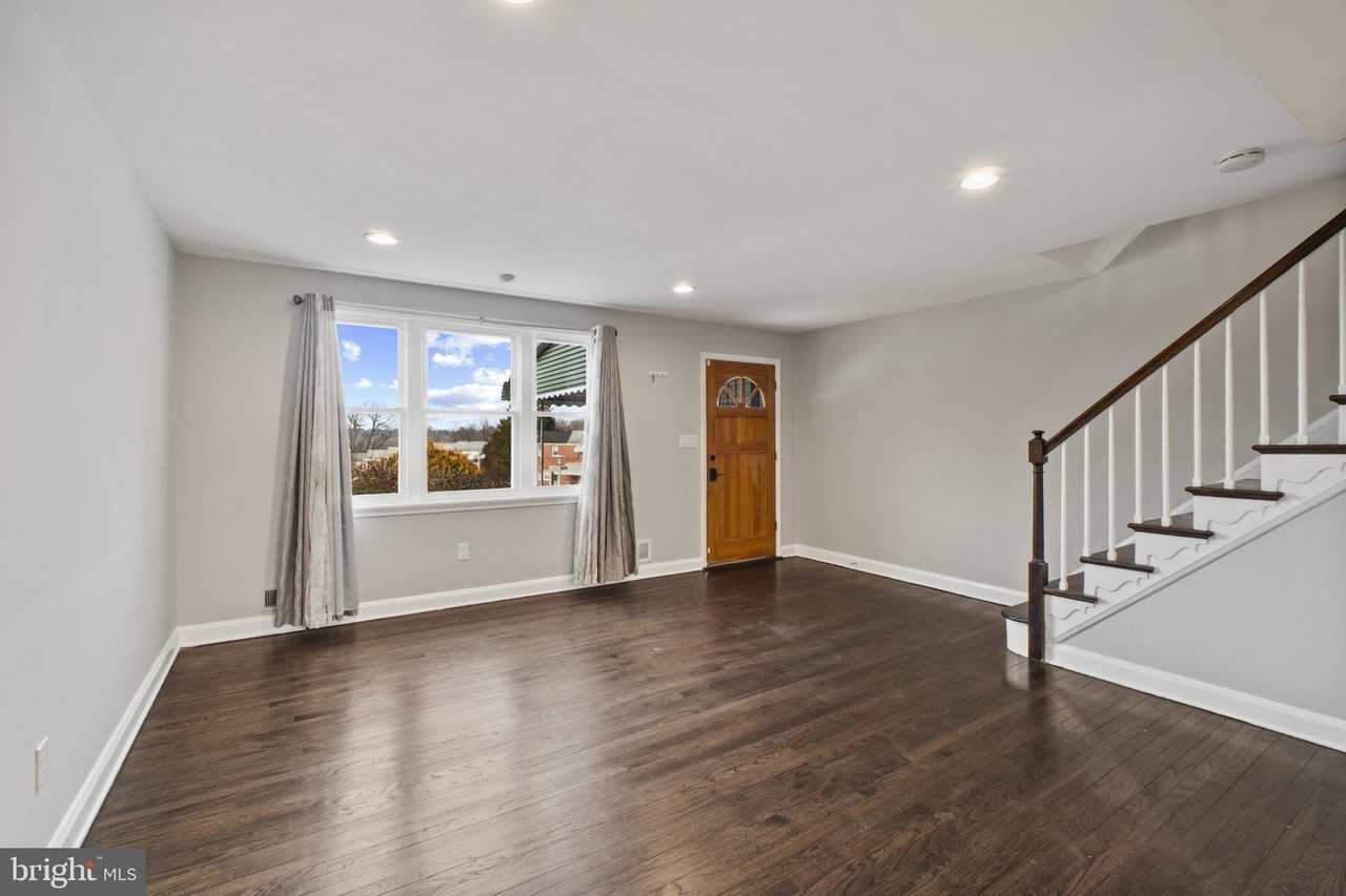 4923 Saint Gemma Rd - Photo 6 of 25