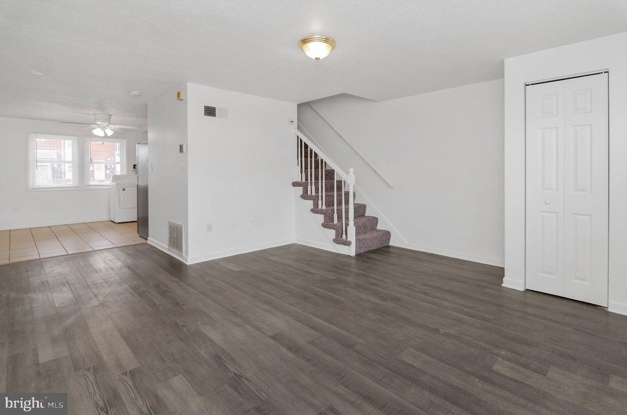 2064 Larkhall Rd - Photo 2 of 17